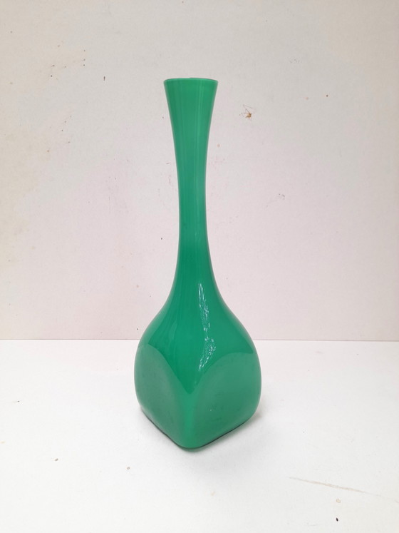 Jarrón sueco en opalina verde – Jarrones, Glass (photo 5 of 5)