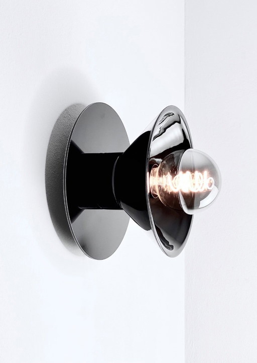 Wandleuchte "neo" by Rodrigo Vairinhos PETIT PRINCE_Vinyl Black