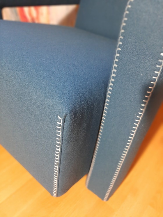 Image 1 of Cassina Utrecht 637, nueva, nunca usada, en tela de lana azul petróleo (serie 13L), costuras de caballo