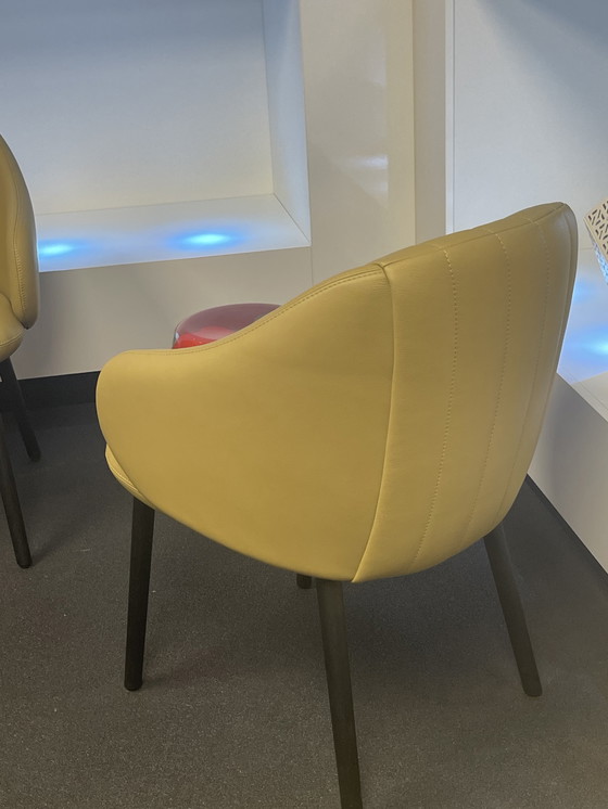 Image 1 of 2 Leolux Baani Stühle mit Armlehnen