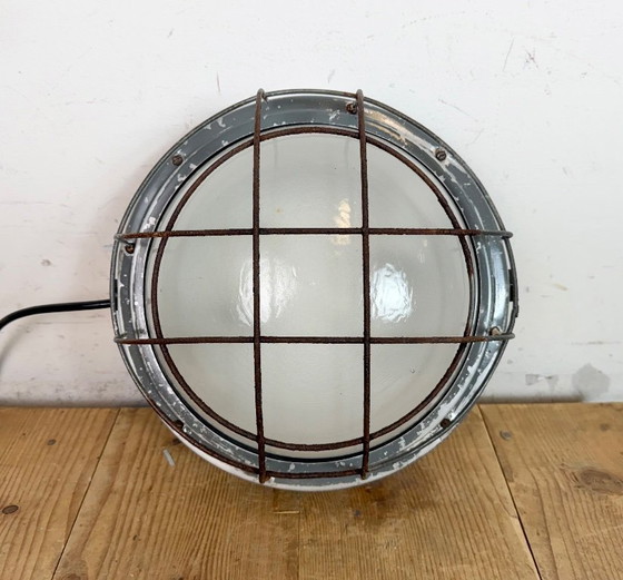 Image 1 of Applique murale industrielle grise avec verre laiteux d'Elektrosvit, années 1970