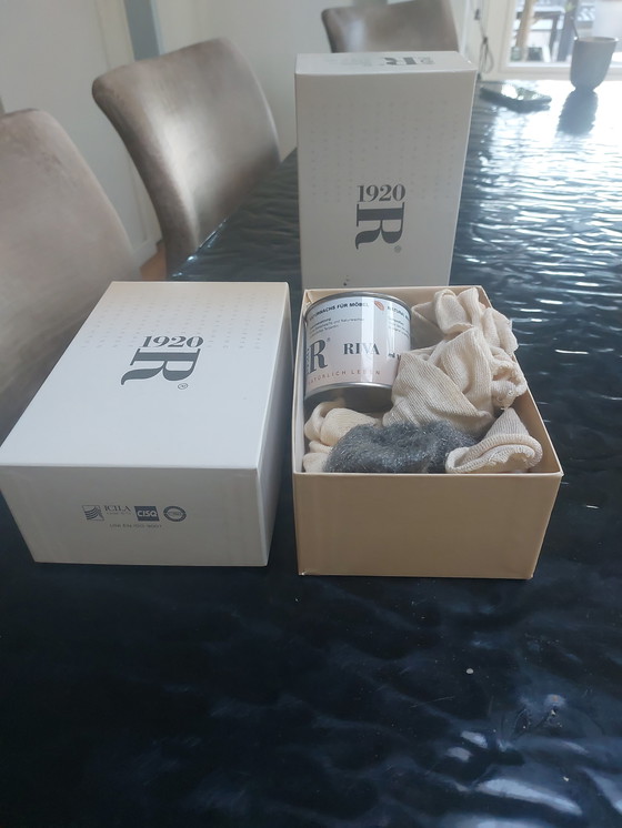 Image 1 of Vitrine Riva 1920