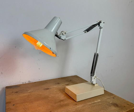 Image 1 of Lampada da tavolo vintage bianca da architetto italiano, anni '70