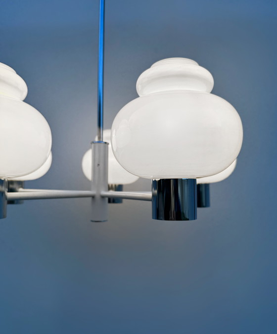 Image 1 of Kronleuchter aus opalisierendem Chrom im Stil des Weltraumzeitalters, 1970er Jahre