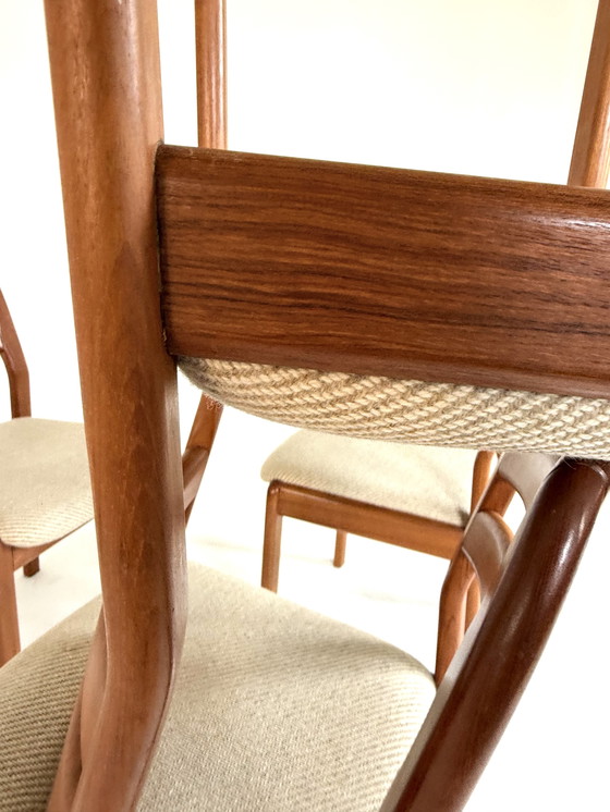 Image 1 of 6 chaises de salle à manger vintage Dyrlund, années 70. (Restaurées)