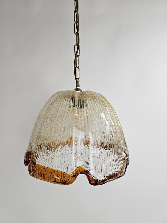 Image 1 of Lampe pendante en verre épais avec bordure orange et perles dorées en verre