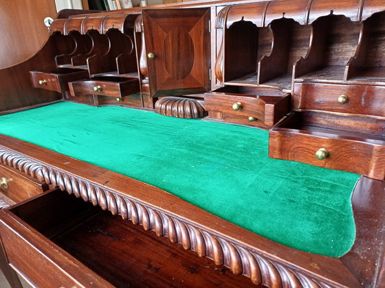 Image 1 of Escritorio antiguo de caoba estilo Chippendale