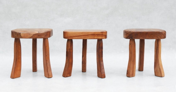 Tabourets tripodes en orme français C1970 France – Bois (photo 2 of 9)