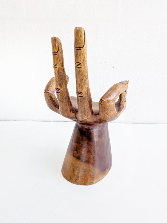 Image 1 of Mesa auxiliar de madera de suar tallada a mano, década de 1970