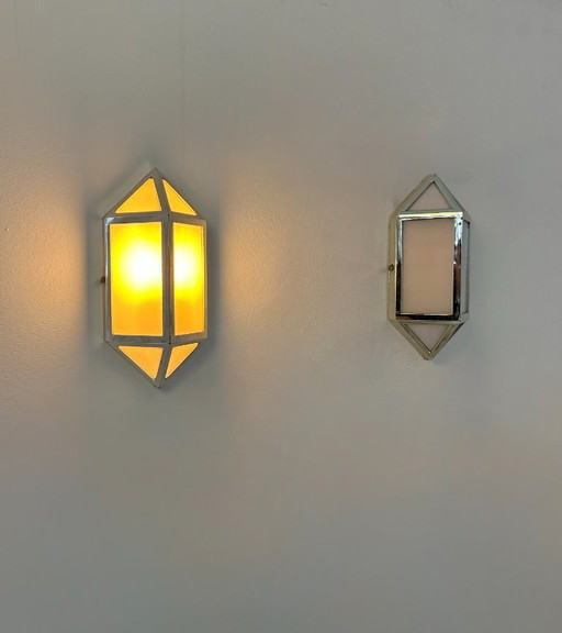 Coppia di applique vintage, ABS cromato e Perspex satinato, Francia, 1980