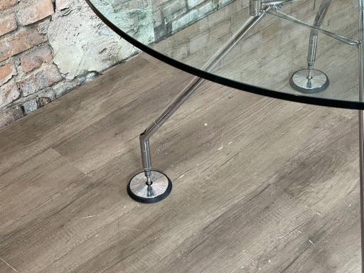 Tecno Nomos – Rundes Glas | Norman Foster – eettafels, Metal (photo 2 of 7)
