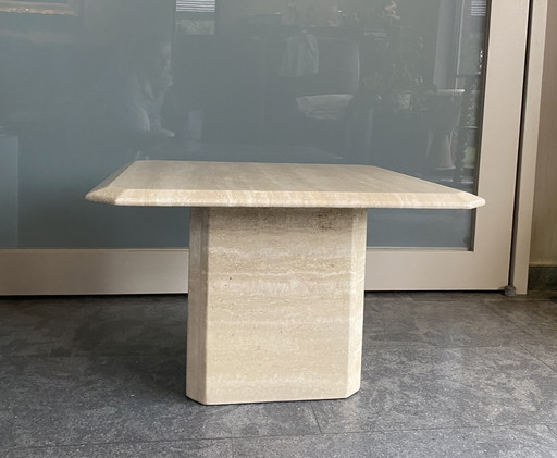 Table basse ou table d'appoint en travertin