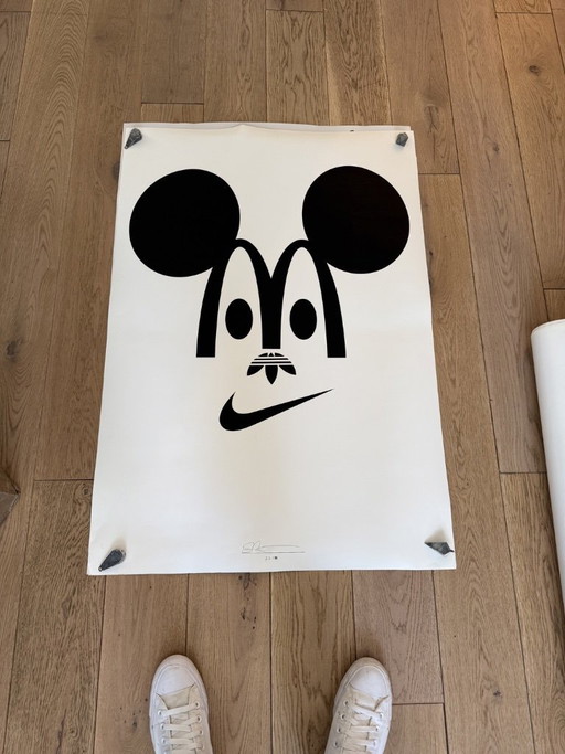 EIKE KONIG Grafikdesign Berlin Kaws Invader Banksy Eames Starck