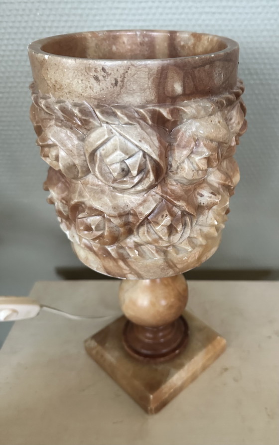 Image 1 of Vintage Onyx Tafellamp – Handgesneden Rozen – Jaren ’50