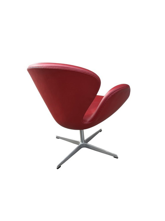 Image 1 of Fauteuil Swan en cuir rouge indien par Arne Jacobsen pour Fritz Hansen