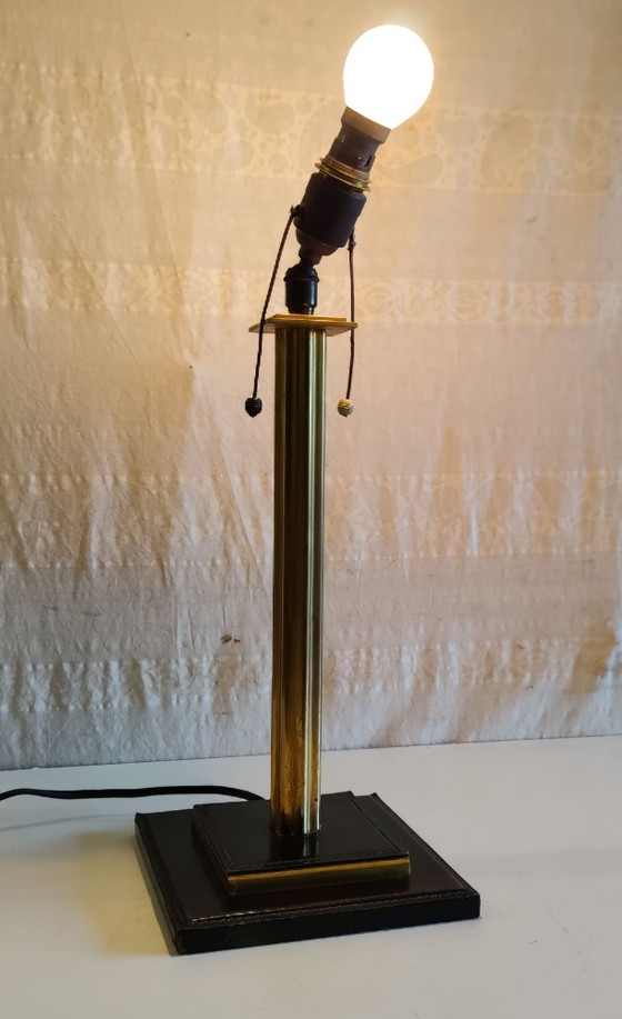 Lampada da tavolo in pelle e ottone - design anni '50 – Lampade da tavolo (photo 9 of 10)
