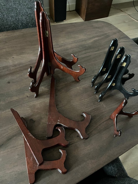 Image 1 of Vari supporti per insegne, in legno con cerniere in ottone. Molto buono.