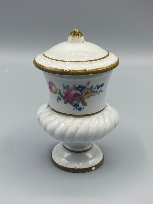 Petit pot Kerafina à couvercle – Porcelaine bavaroise, fleurs et dorure – decoratieve objecten, Gold, Rococo