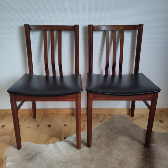 Image 1 of Due sedie da pranzo dal design scandinavo