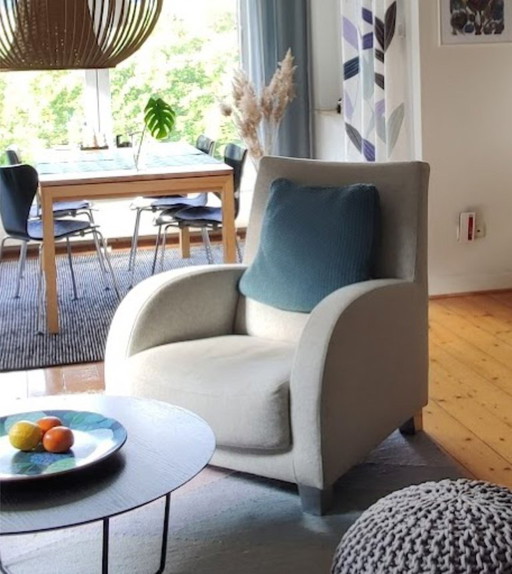 2 x Ligne Roset fauteuil Jonathan avec 1 x repose-pieds