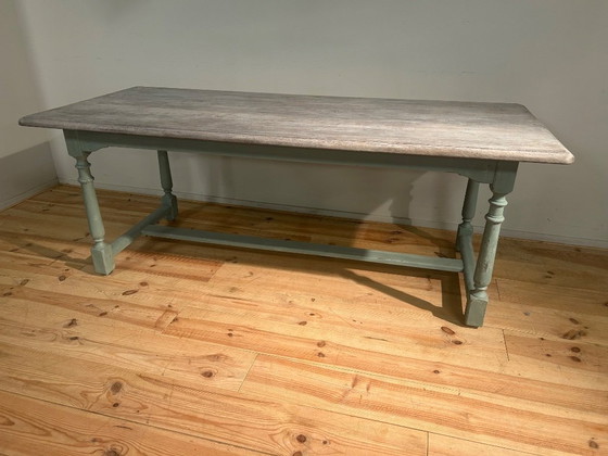 Image 1 of Landelijke vintage boerentafel met groen onderstel in eik
