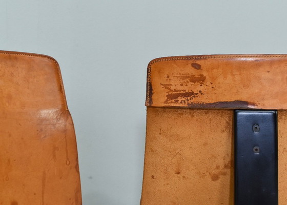 Image 1 of Set di 4 sedie da pranzo Angelo Mangiarotti per Skipper ‘Tre 3’ in cuoio color cognac, Italia – 1978