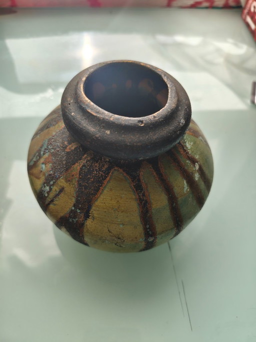 Jarrón de Cerámica Antiguo – Decoración Rayada y Pátina Vintage
