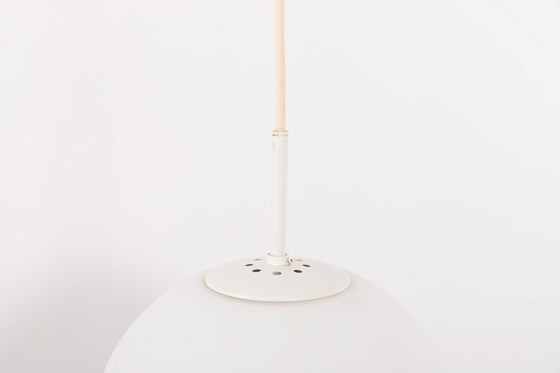 Image 1 of Grande sospensione Raak Amsterdam Globe in vetro opalino