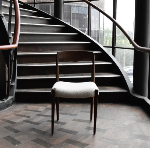 6 Niels Moller chairs