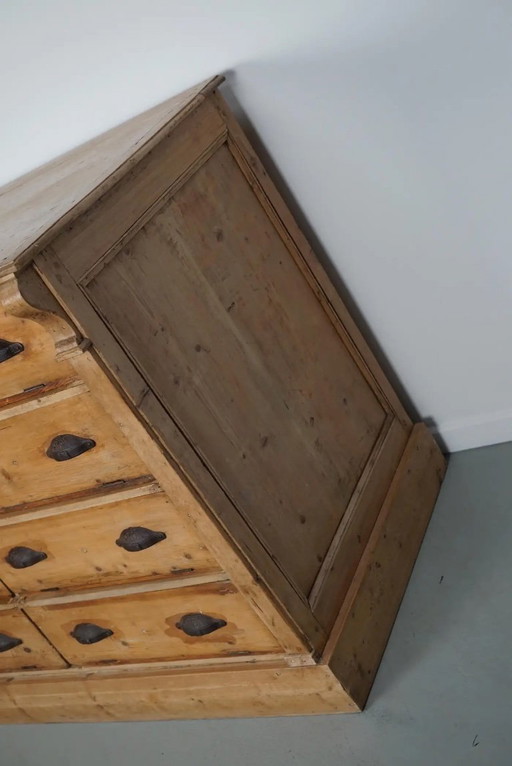 Antieke Duitse grenen winkelkast, begin 20e eeuw