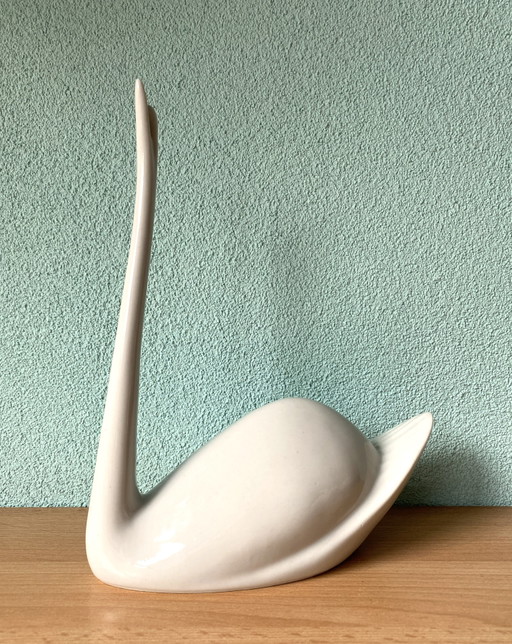 Statuetta a forma di cigno Royal Dux anni '60