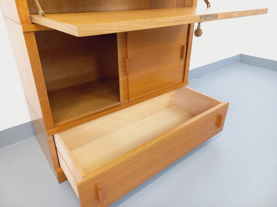 Image 1 of Vintage secretair/boekenkast van eikenhout uit de jaren 60.