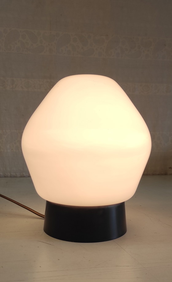 Image 1 of Plafondlamp van PHILIPS in wit glas en zwart ABS - jaren 60/70