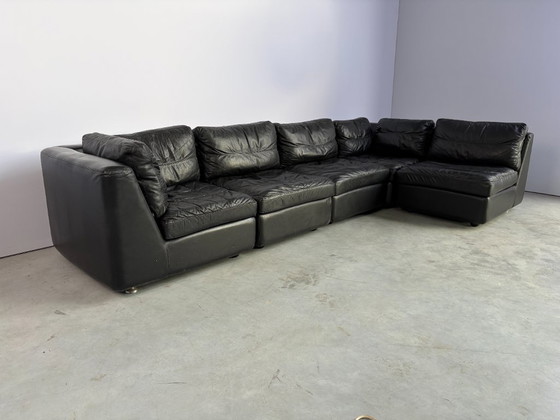 Divano modulare vintage in pelle nera, anni '70 – Divani modulari (photo 10 of 12)