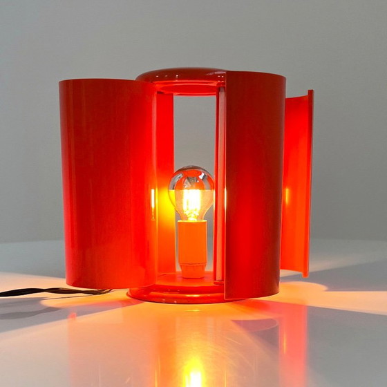Coral Flower Table Lamp by Studio D.A. for Lamperti, 1970s – Plastic (photo 5 of 12)