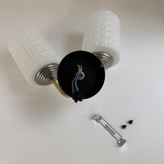 PAAR VINTAGE DUBBELE OPALIJNEN WANDLAMPEN UIT DE JAREN 1950 – Glass (photo 7 of 15)