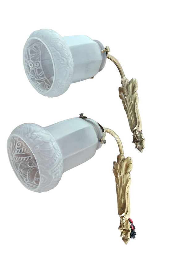 Image 1 of Coppia di appliques in bronzo dorato e vetro smerigliato sagomato - periodo Art Nouveau