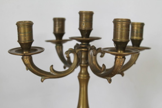 Image 1 of Candeliere a 5 bracci, in ottone, stile barocco provenzale vintage anni Cinquanta