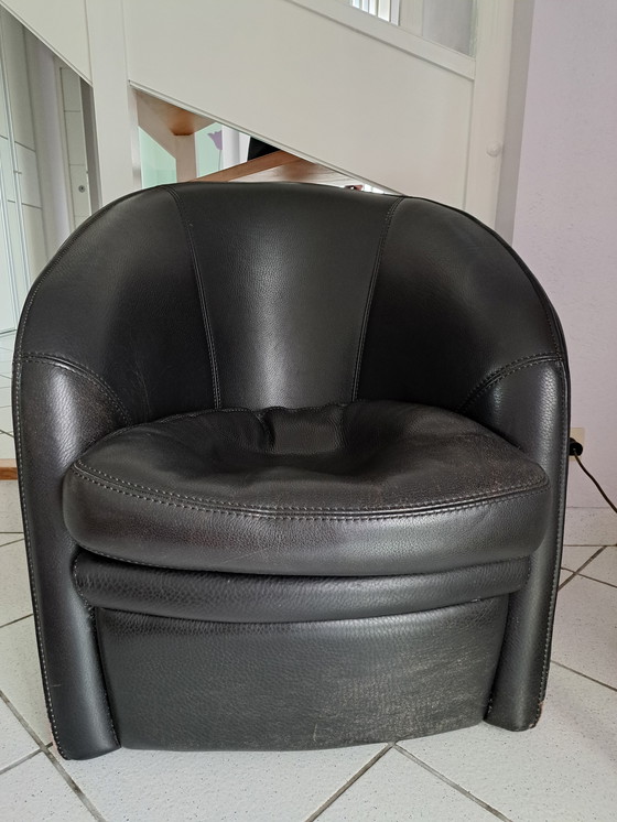 Image 1 of Fauteuil Club "Hall" Black leather, Sellier stitching,