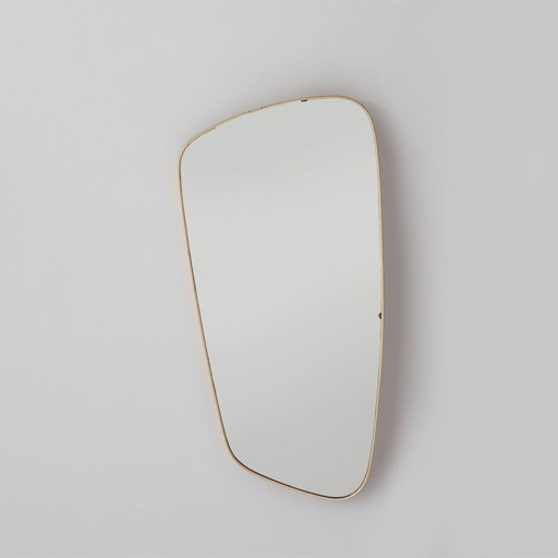 Miroir mural asymétrique encadré de laiton France fifties