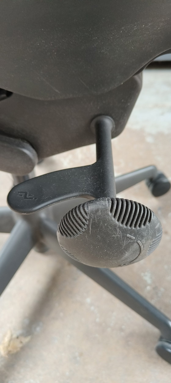 Image 1 of Herman Miller Mirra 2 vintage design ergonomische bureaustoel