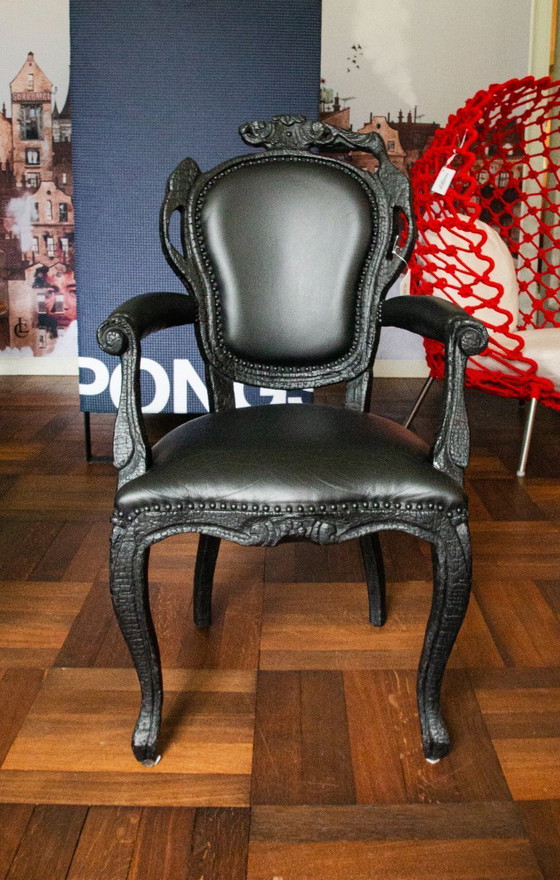 Image 1 of Rookkleurige eetkamerstoel van Moooi