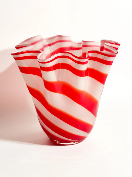 80s White and Red Murano Glass Handkerchief Vase (photo 9 of 13)