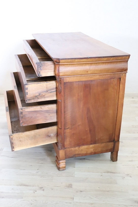 Image 1 of Commode ancienne en noyer massif, Italie, 19e siècle