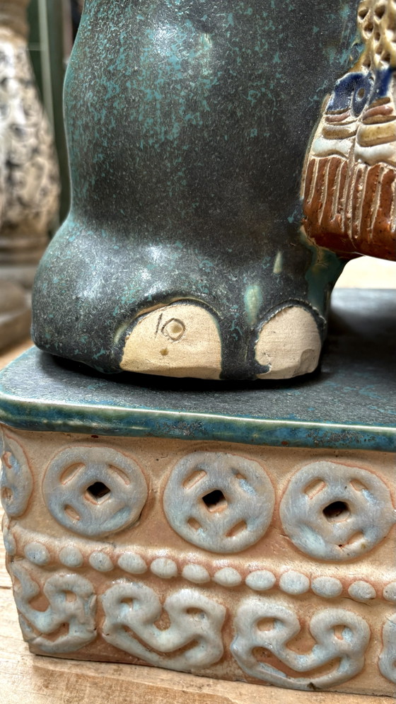 Paire de grands sièges de jardin en céramique émaillée chinoise en forme d'éléphant – Tables d'appoint (photo 7 of 12)