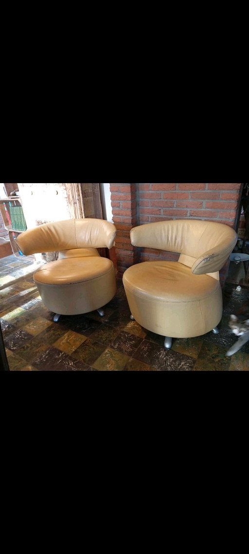 2x Leder-Drehsessel Cassina