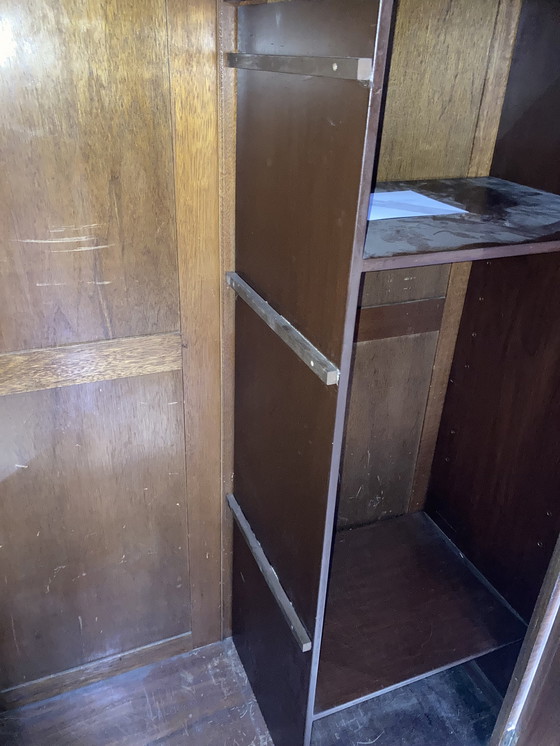 Image 1 of Art deco / nouveau gabinete de chapa de libro de nogal