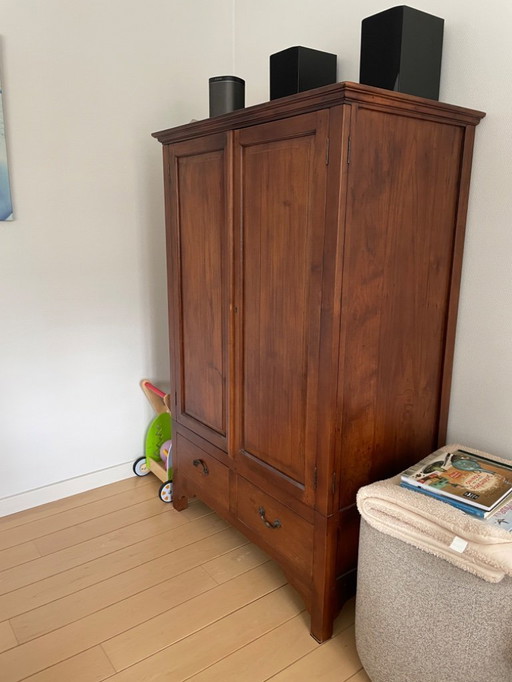 Schöner Eichenschrank