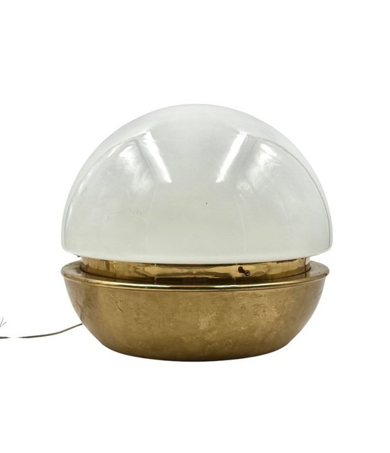 Image 1 of Messing tafellamp met koepel uit het midden van de 20e eeuw, Italië, jaren 60.