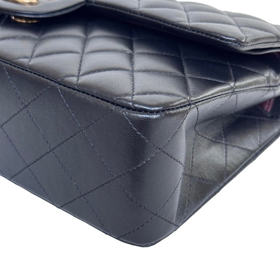 Chanel Classic Flap Medium – Crossbody bags, Lambskin (photo 4 of 17)